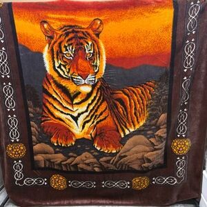 Vintage  Jungalow Tiger Fleece Bed
Blanket size 92x80